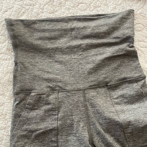 Grey Aerie Flare Yoga Pants with Pockets - Picture 5 of 6
